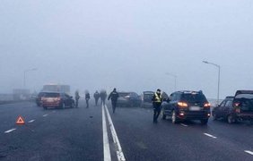 Зіштовхнулись 25 авто: у Львові на мосту сталась масштабна ДТП