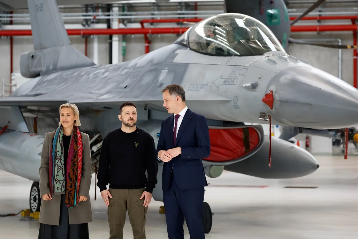 Зеленський оглянув винищувачі F-16, які передасть Бельгія