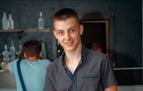 "Его жизнь только начинается": родные 18-летнего Антона молят о помощи