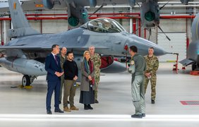 Зеленський оглянув винищувачі F-16, які передасть Бельгія