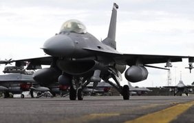 Американські топпілоти готові виїхати в Україну, щоб літати на  F-16