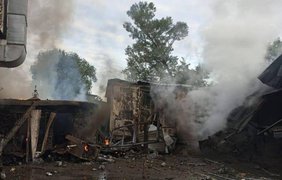 Пошкоджено склади та авто: наслідки ракетної атаки рф на Київ